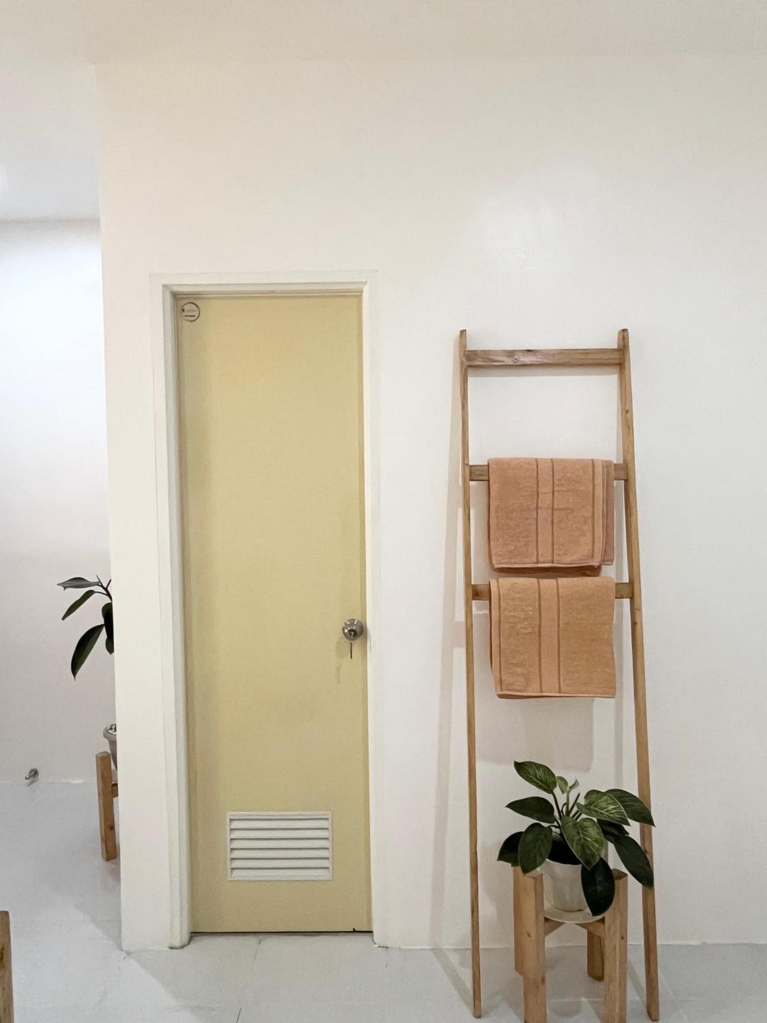Sunnydale Apartelle -Room Accommodation Near Calatagan Beach Resorts Batangas Bagian luar foto