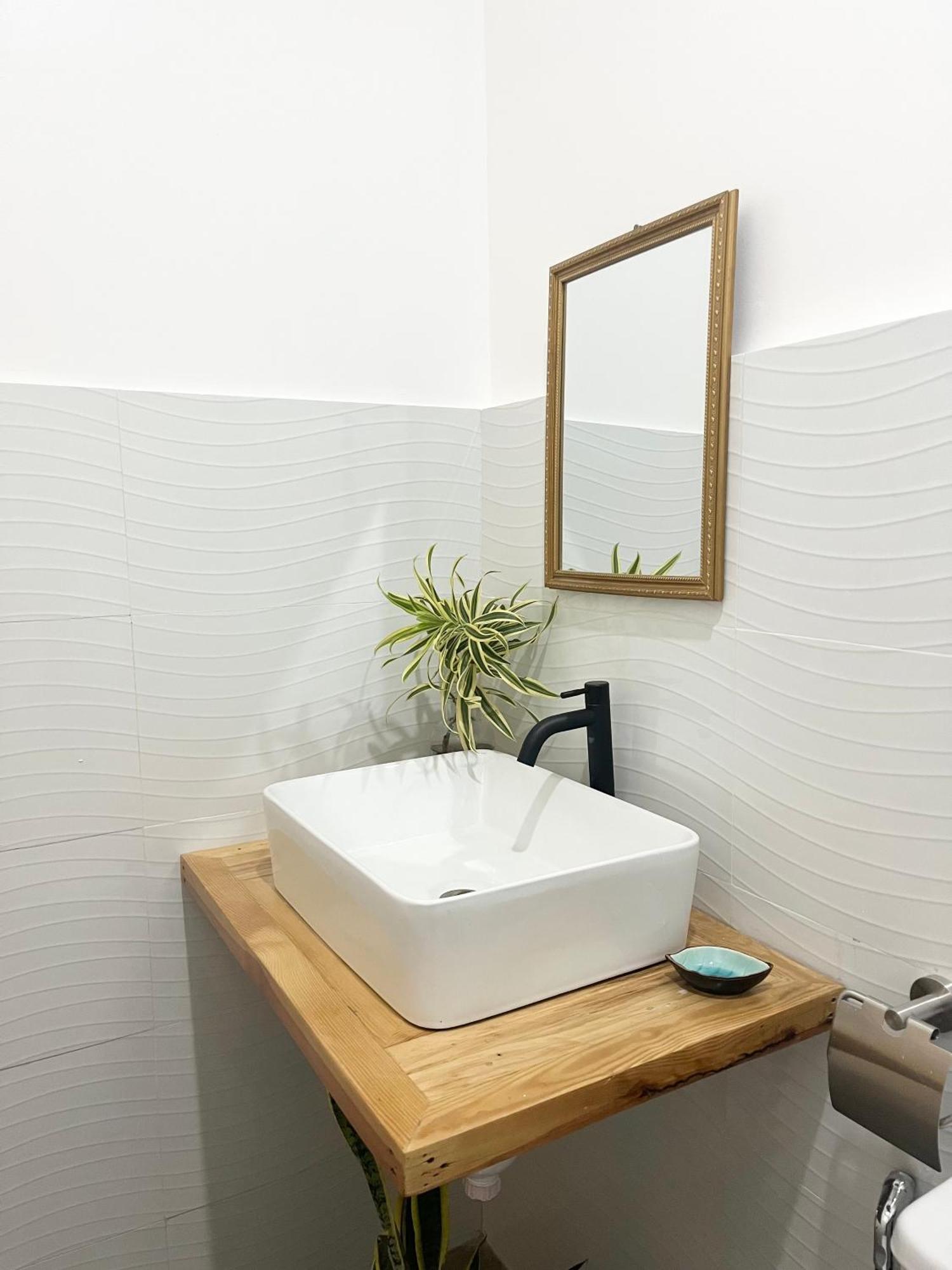 Sunnydale Apartelle -Room Accommodation Near Calatagan Beach Resorts Batangas Bagian luar foto